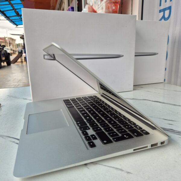 00078 macbook air 2012 1.8ghz 4gb 256 ssd i5
