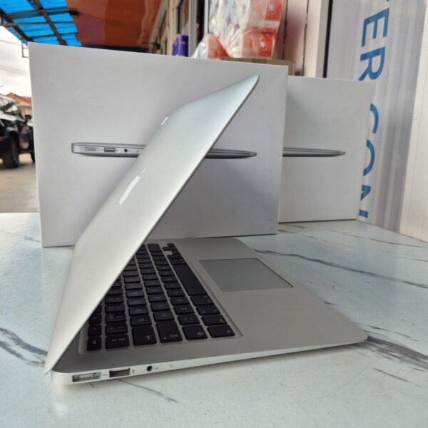 00078 macbook air 2012 1.8ghz 4gb 256 ssd i5