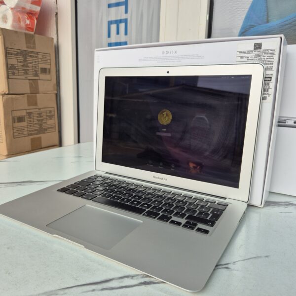 00078 macbook air 2012 1.8ghz 4gb 256 ssd i5