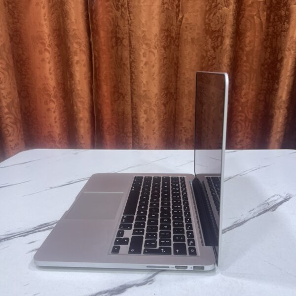 00008 apple macbook pro 2014 retina 13", i5, 8gb