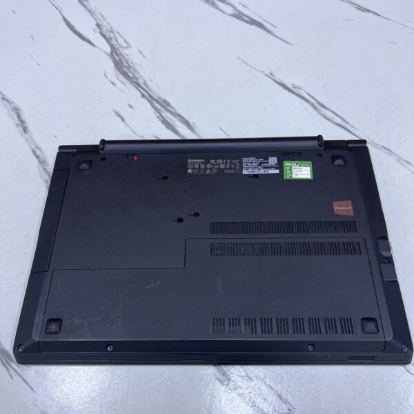 00071 lenovo b50 30 celeron 8gb 128gb ssd 15.6”