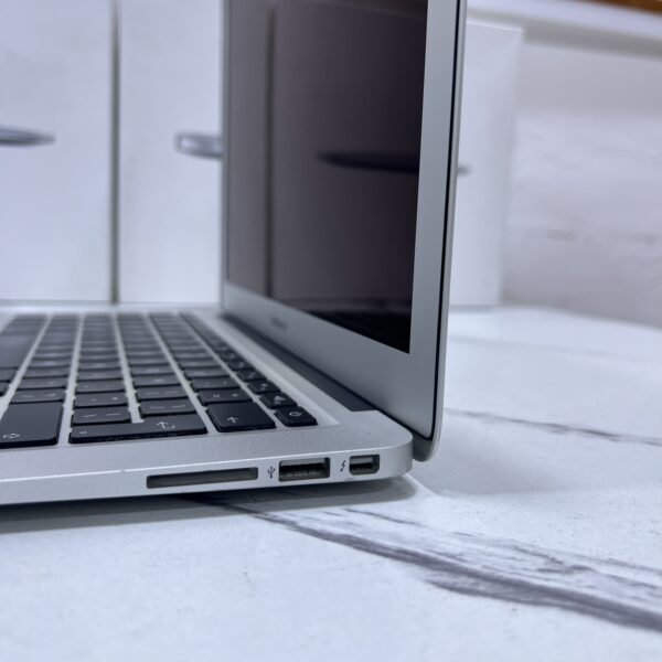 00074 macbook air 2012 13" 1.8ghz i5 4gb ram 256gb ssd