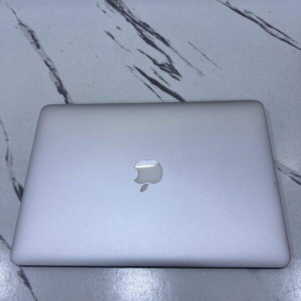 00074 macbook air 2012 13" 1.8ghz i5 4gb ram 256gb ssd